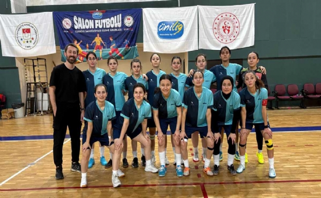 Düzce Üniversitesi Salon Futbolu Kadın Takımı 2. Oldu
